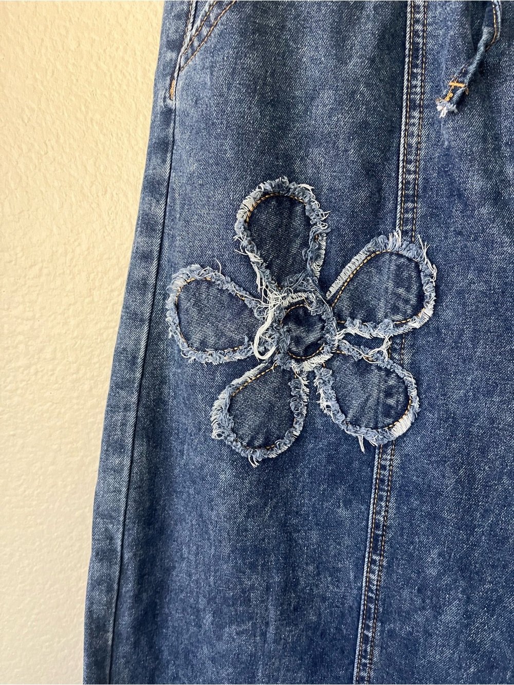 Medium Blue Wide Leg Stretchy Waistband Floral Appliqué Jeans Women's Size L - Picture 7 of 16